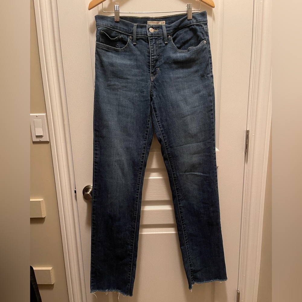 Levi’s frayed hem 314